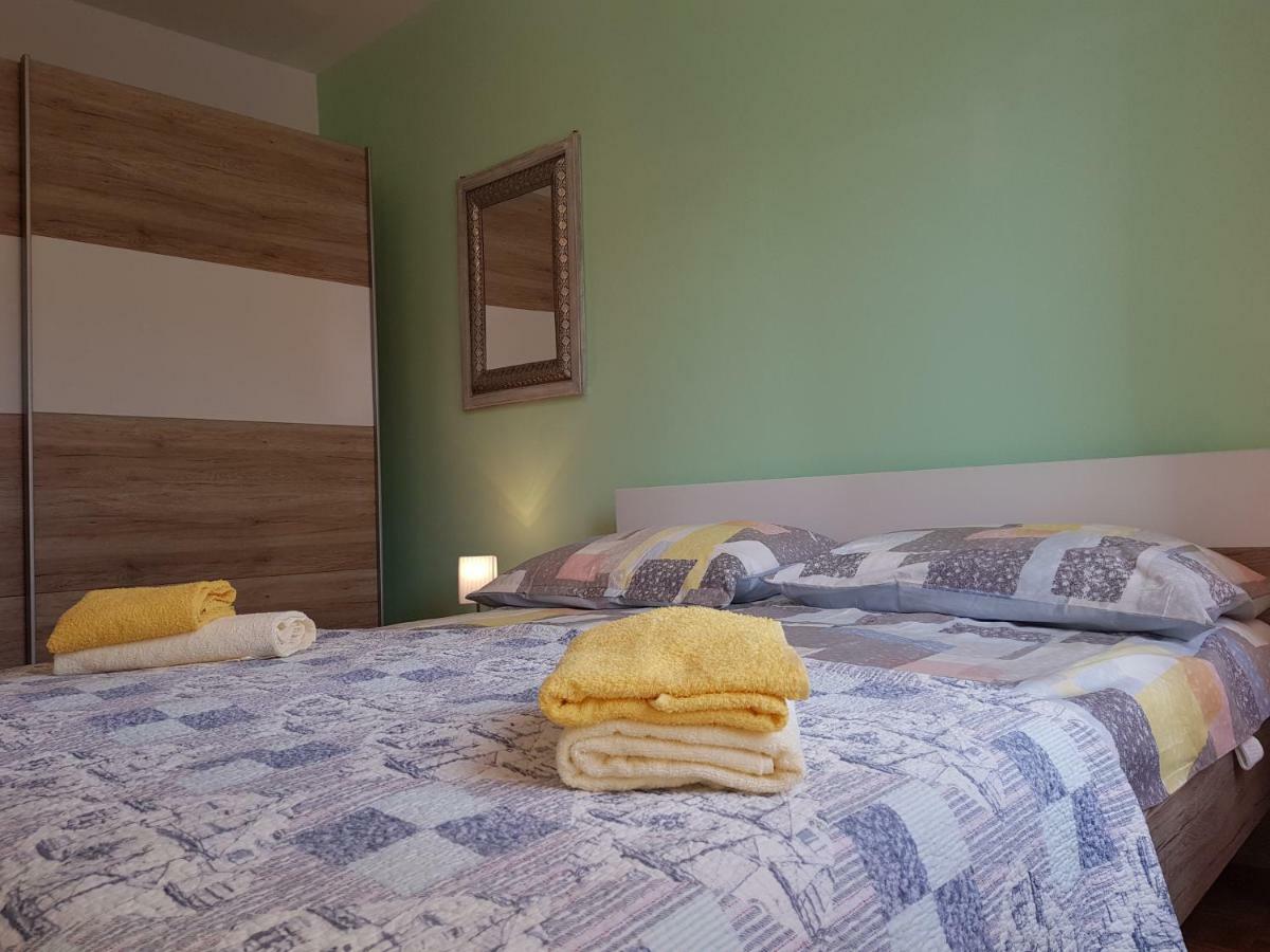 Apartment Mila Umag Buitenkant foto