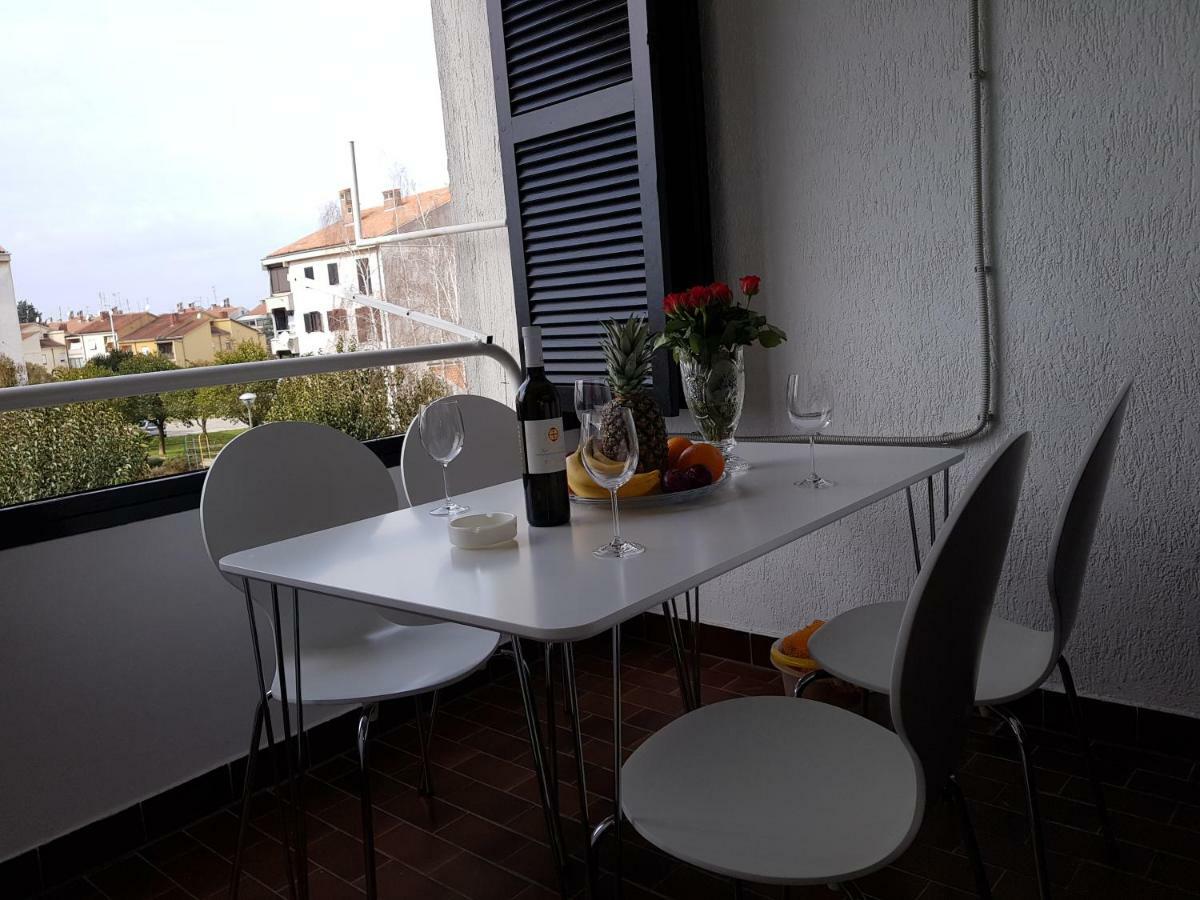 Apartment Mila Umag Buitenkant foto